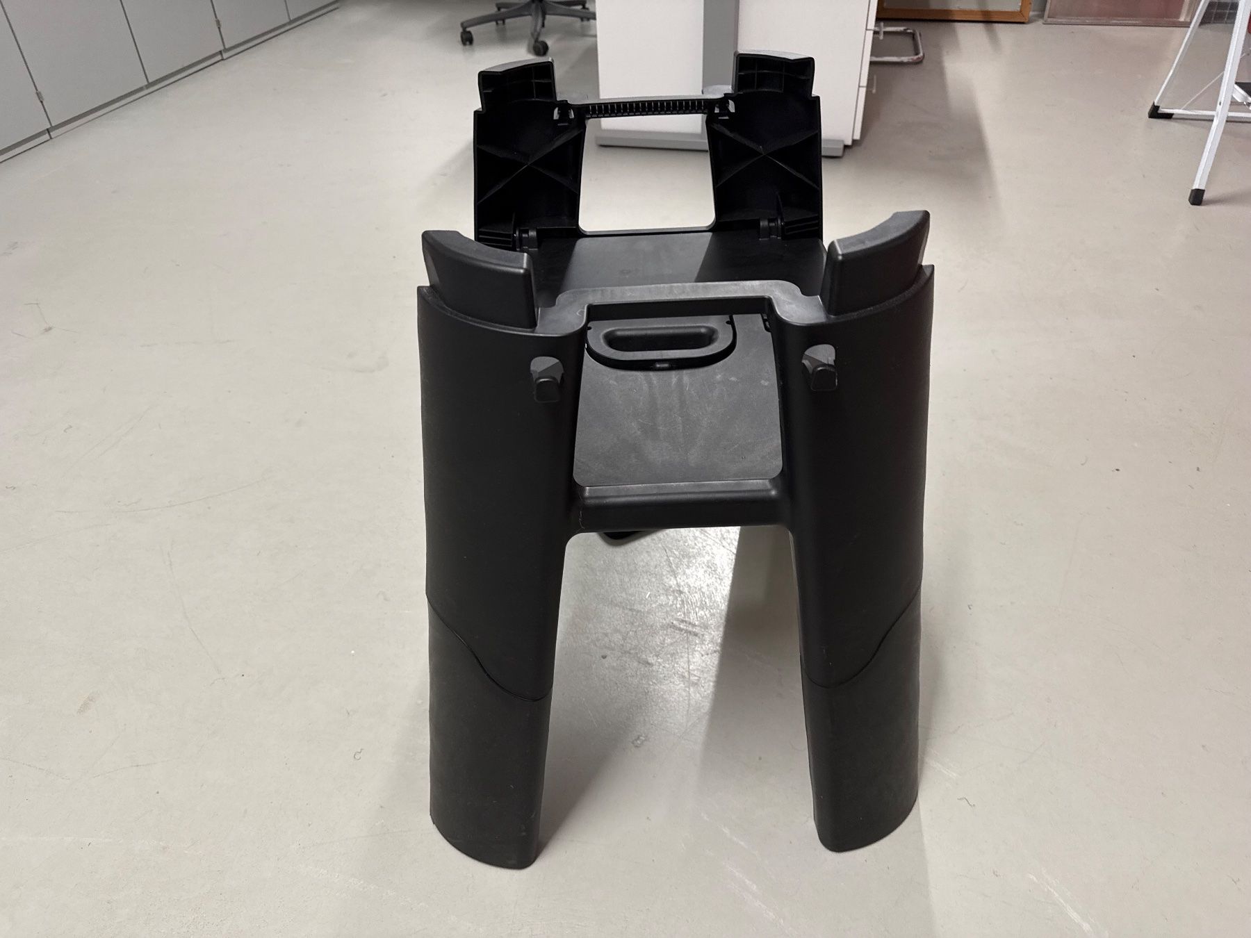 Sonstige Dekorationen & Accessoires: Grill LUMIN:  Orig. Standfuss von Weber – Neu (gemäss Beschreibung) aus Konolfingen von Purech34 1