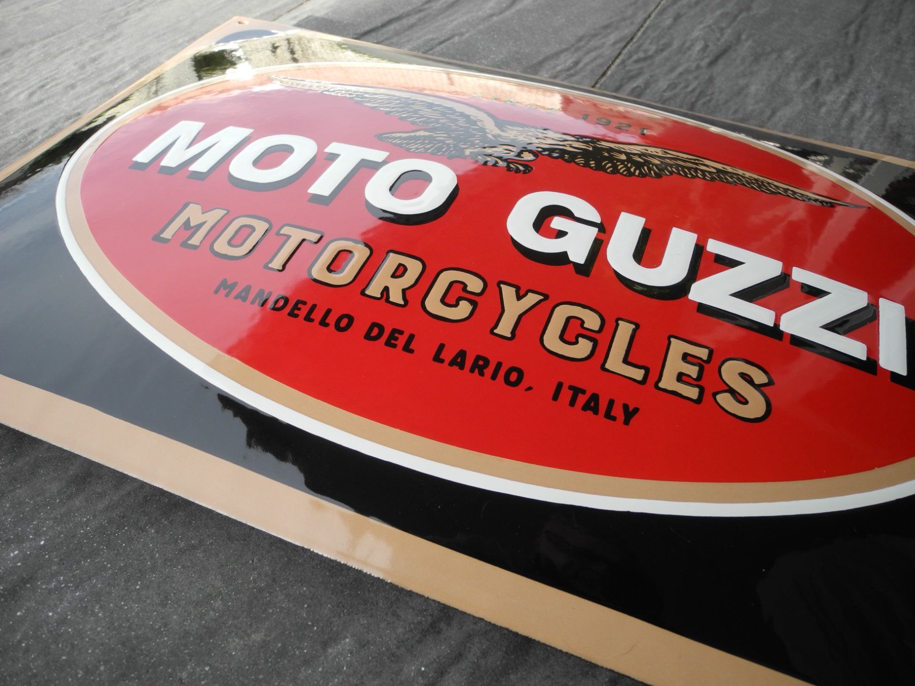 Moto Guzzi Insegne: GROSSES MOTO GUZZI EMAILSCHILD – Nuovo (secondo la descrizione) da Reinach AG venduto da Huckleberrysix 1