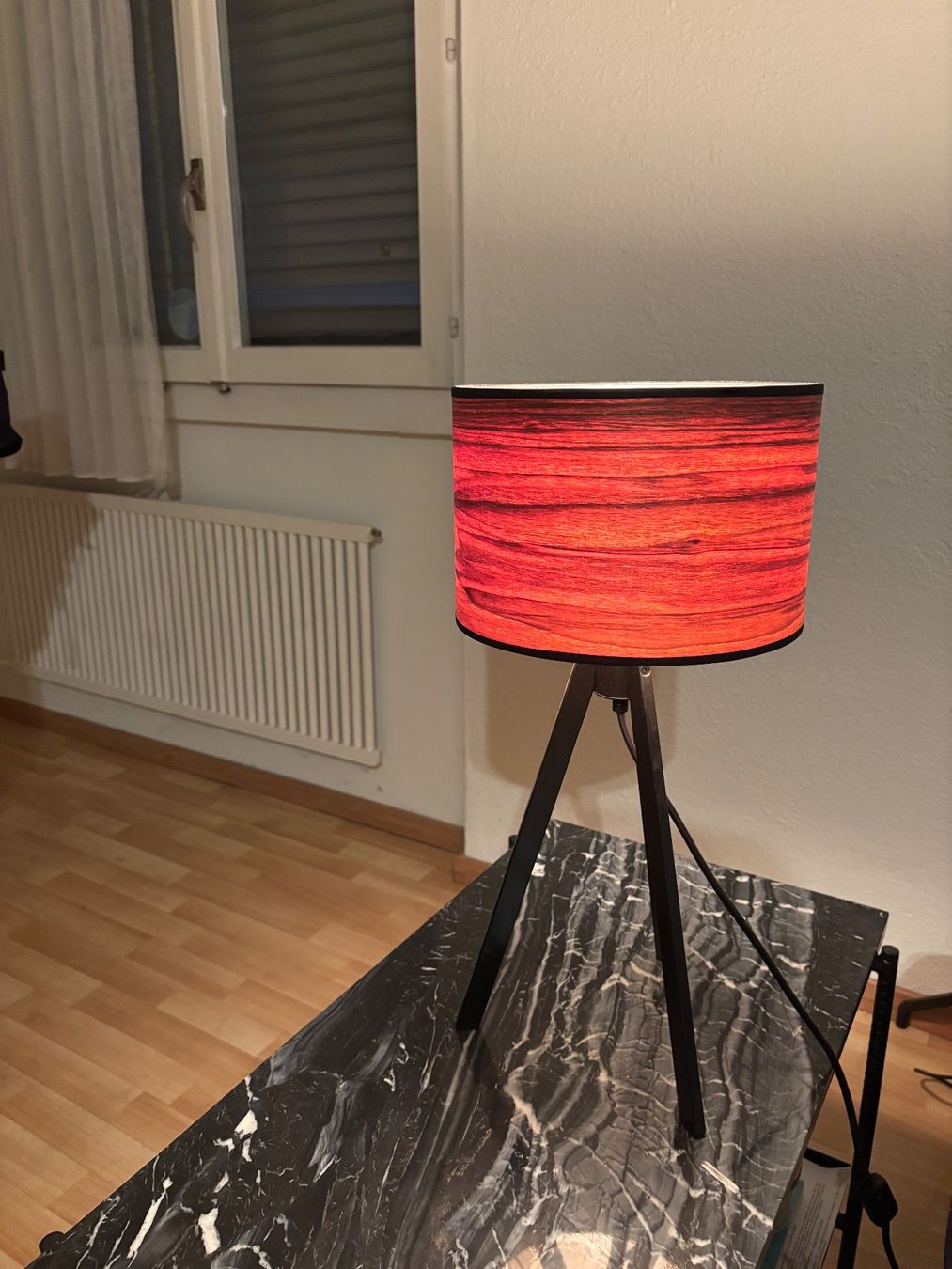 Lampade: Designer Lampe mit Echtholzschirm E27 H=54cm, D=25cm – Usato da Zürich venduto da DV-Zuerich 2