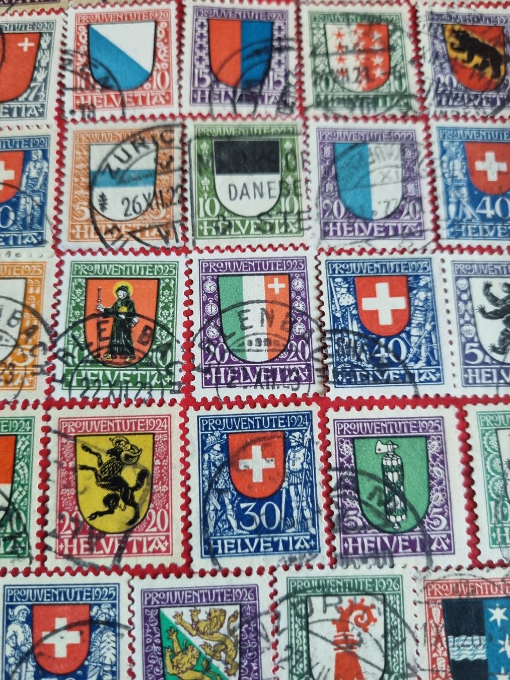 Tutti i francobolli: SAMMLUNG: PJ-WAPPEN AB 1918 - KAT.ca. 400.-  – Usato da Heimenschwand venduto da rog_p7h9 4