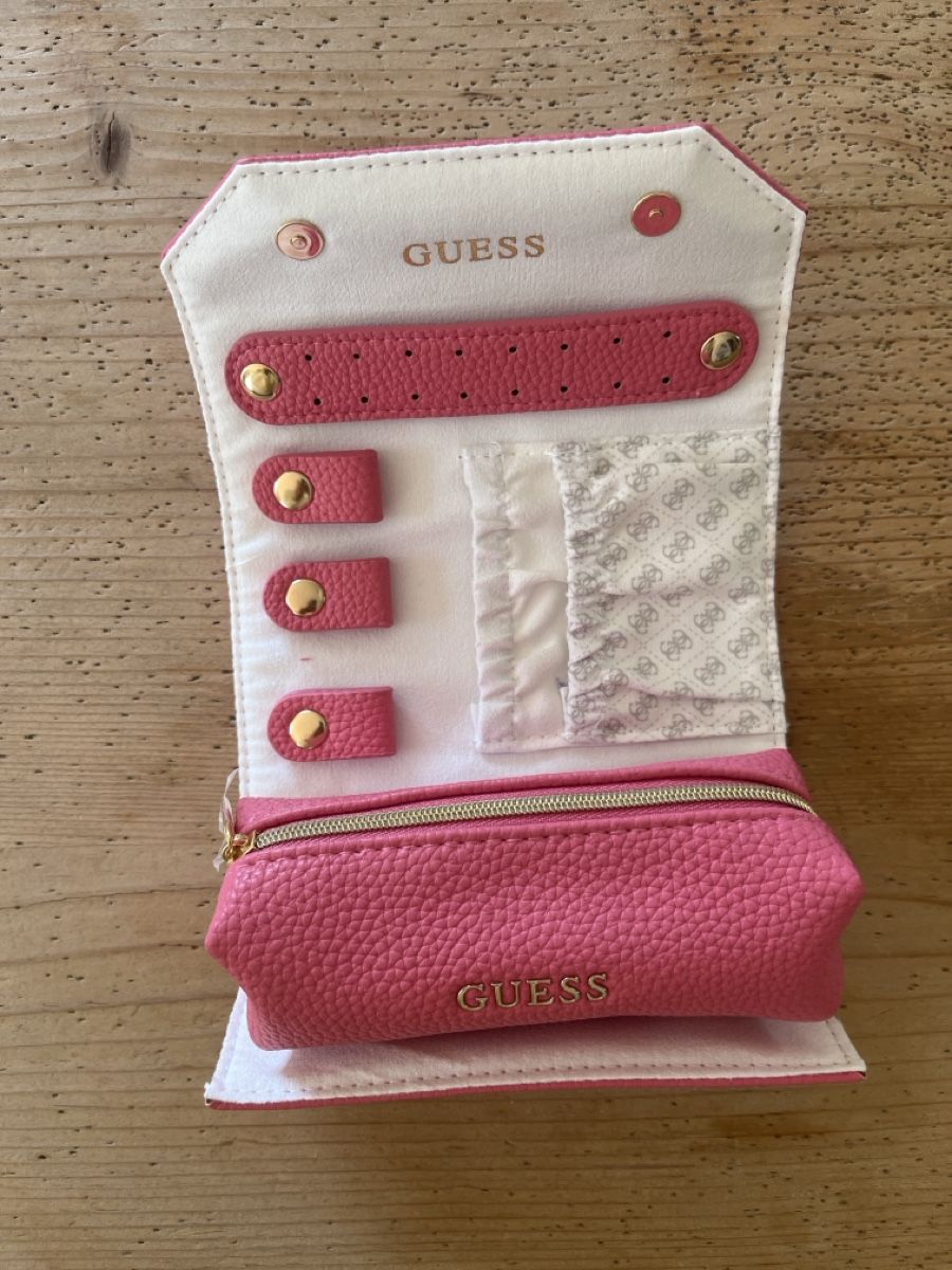 Guess Borse da donna: Guess - Schmucktasche – Nuovo (secondo la descrizione) da Unterseen venduto da BiancaNBozo 1