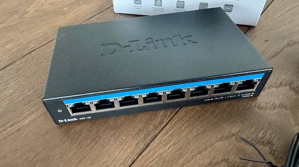 Hub & Switch: D-Link 2.5 Gigabit Switch DMS-108 8-Port #2868 – Usato da Oberlunkhofen venduto da tru_xc2g 1