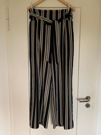Gestreifte Sommerhose