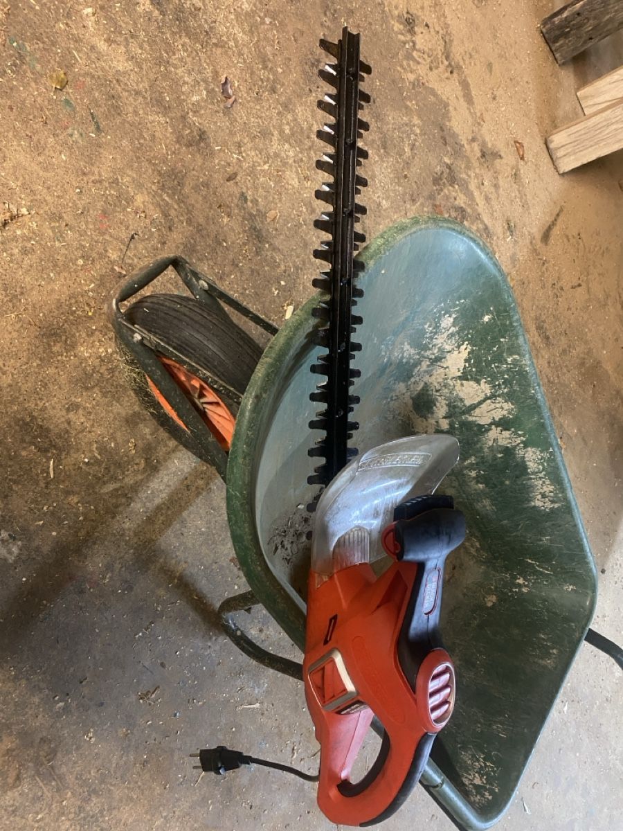 Tutte le macchine: Heckenschere von Black&Decker – Usato da Bülach venduto da Farmerpower7 1