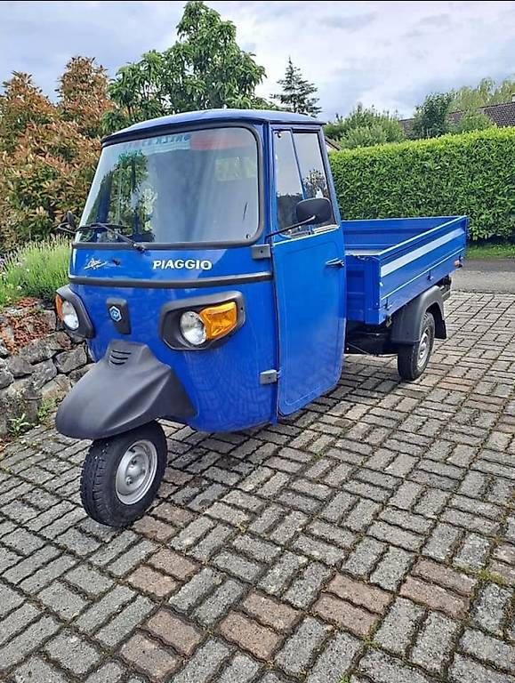 A tre ruote: Piaggio Ape 400 Classic Diesel  – Usato da Muttenz venduto da GLVS80