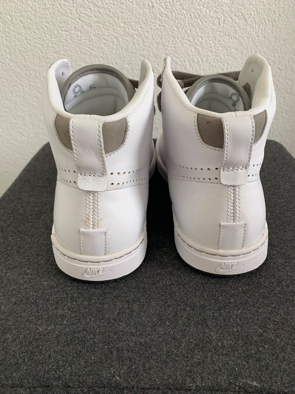 Nike Scarpe da uomo: NIKE AIR ROYAL MID 366384 101 – Nuovo e nell'imballaggio originale da Meggen venduto da spyder718 2
