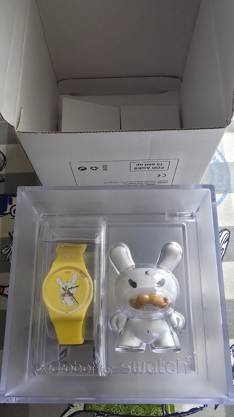 Swatch Orologi: SWATCH 2 X KIDROBOT – Nuovo e nell'imballaggio originale da Biel-Bienne venduto da GPM05
