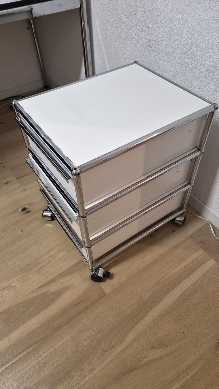 USM Eléments de bureau: USM Rollcontainer Korpus weiss – D'occasion à Galgenen par 73rsr 2