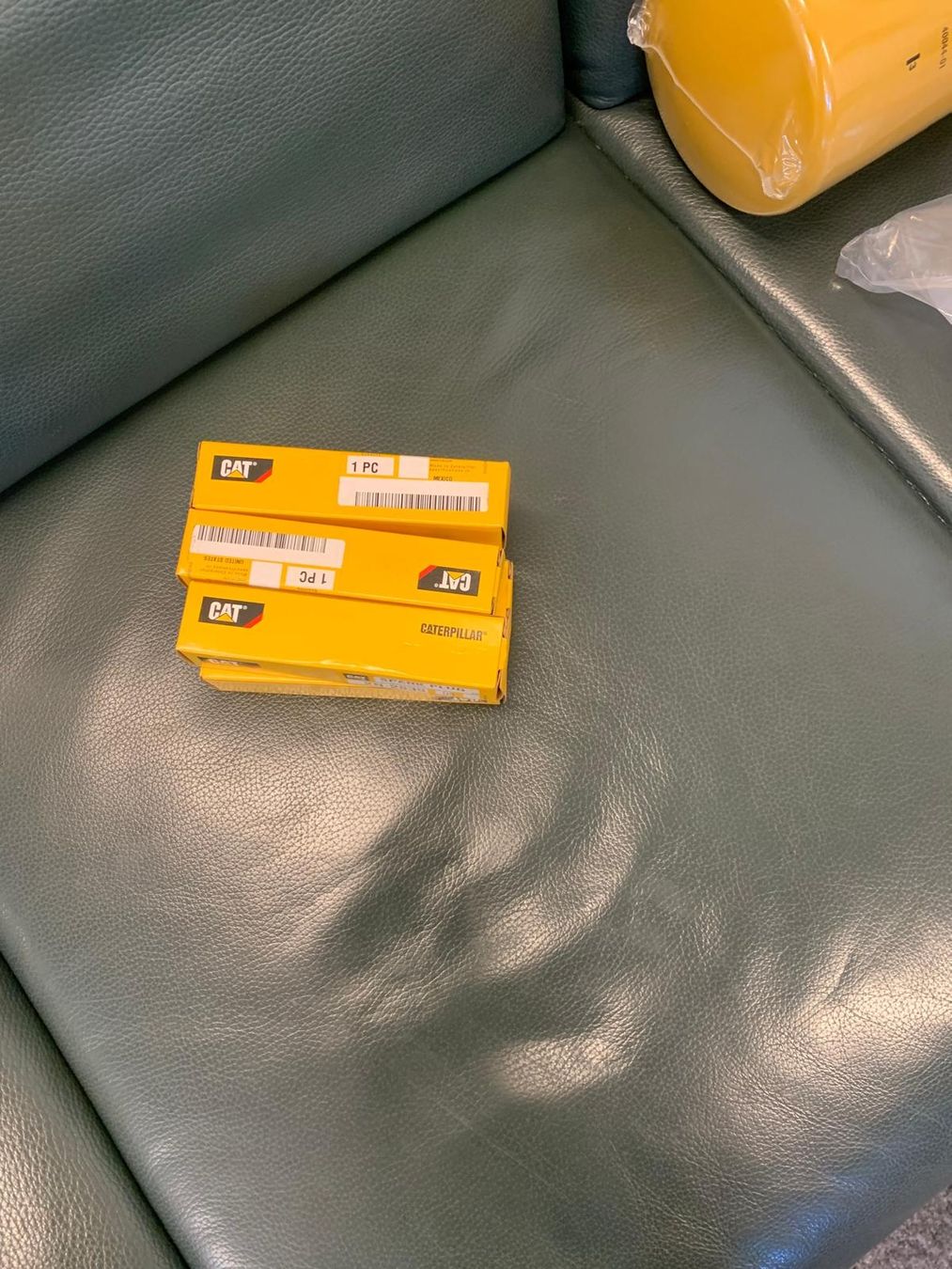 Alle Autoersatzteile: CAT Zündkerzen + Ölfilter neu – Neu und originalverpackt aus Grüt (Gossau ZH) von wisdomio7 2