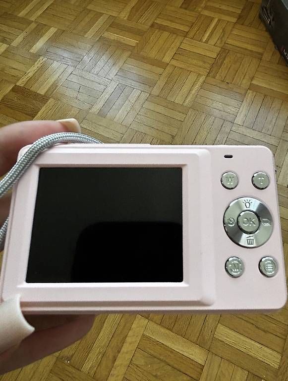 Fotocamera: Pinke Digitalkamera 44 mp  – Nuovo e nell'imballaggio originale da Basel venduto da SellbyD 2