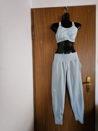 Ensemble sport Under Armour gris taille XS /S /Mbon etat
