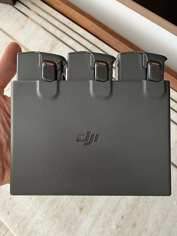 DJI Caricatori & Batterie: DJI Avata 2  3 Akkus/batteries + Charging Hub – Usato da Lugano venduto da Placidof