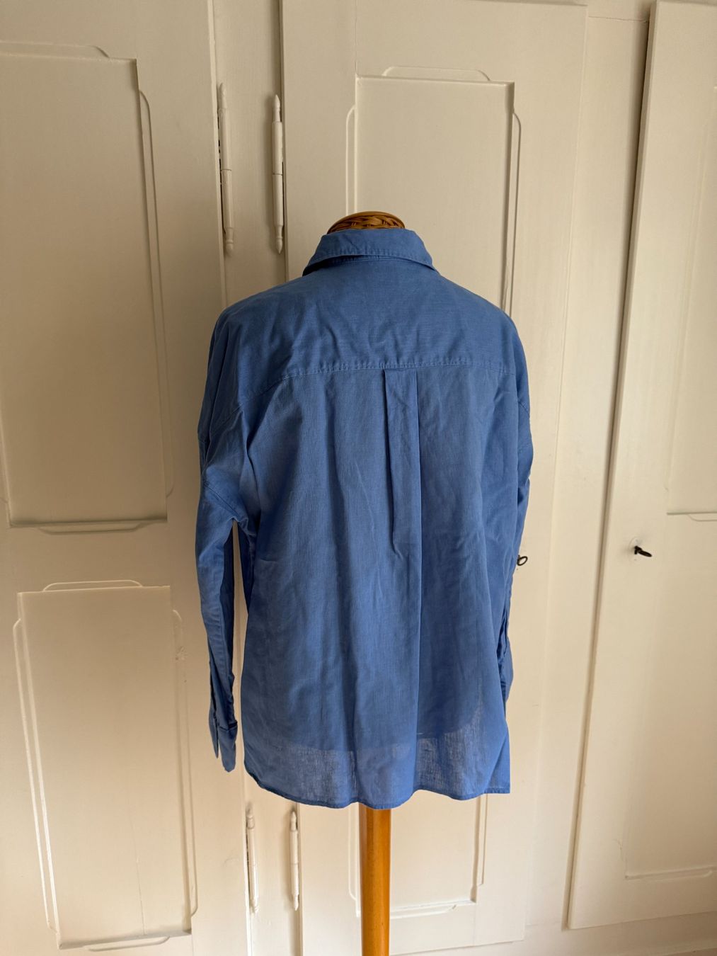 H&M Camicette: Leinen-Mix Bluse hellblau oversized S – Usato da Zürich venduto da Diazaio 2