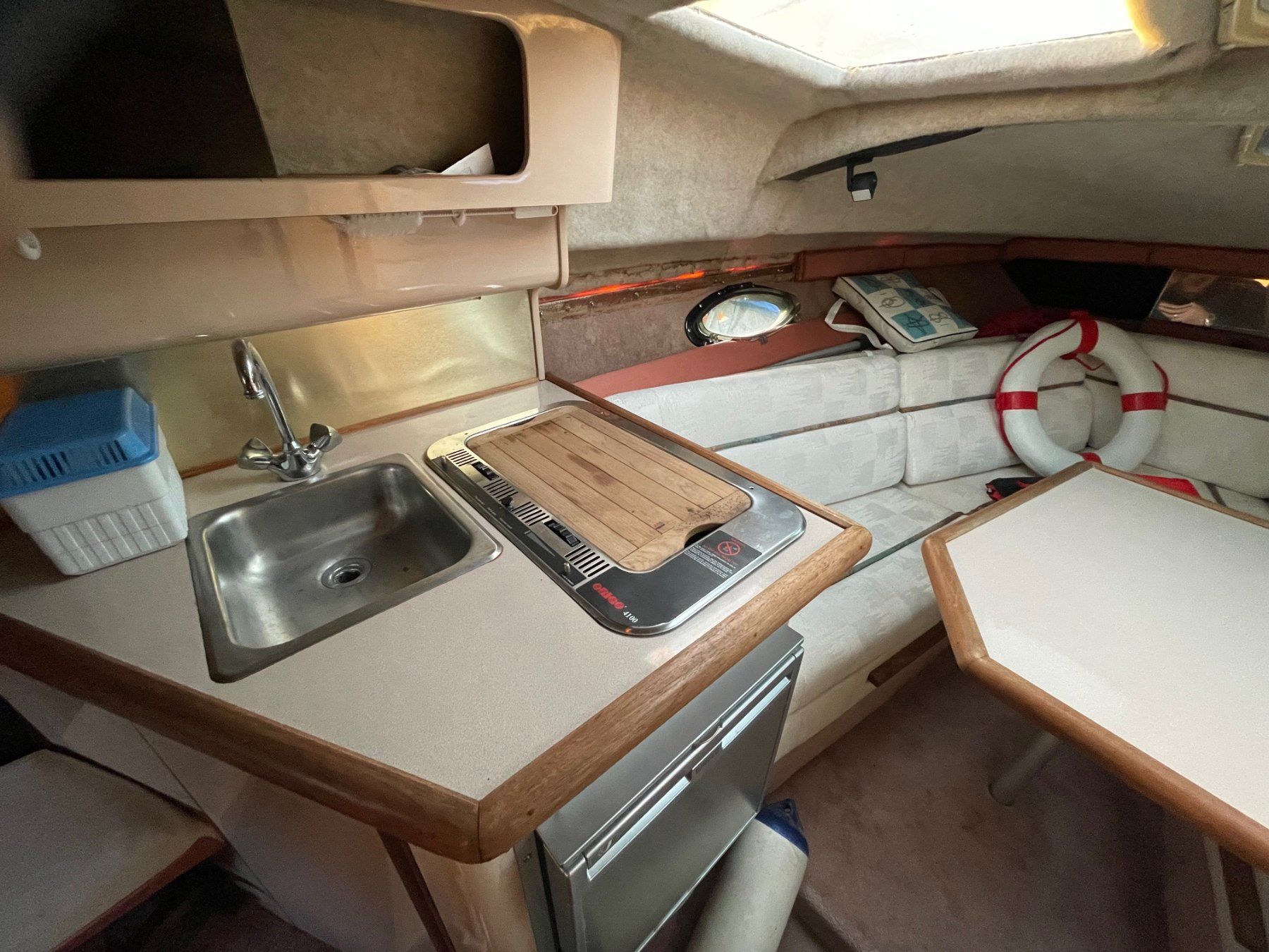 Maxum Boote: MAXUM 2500 SCR MOTORYACHT - HAFENPLATZ – Gebraucht aus Avenches von BOOTTRANSPORTE 6