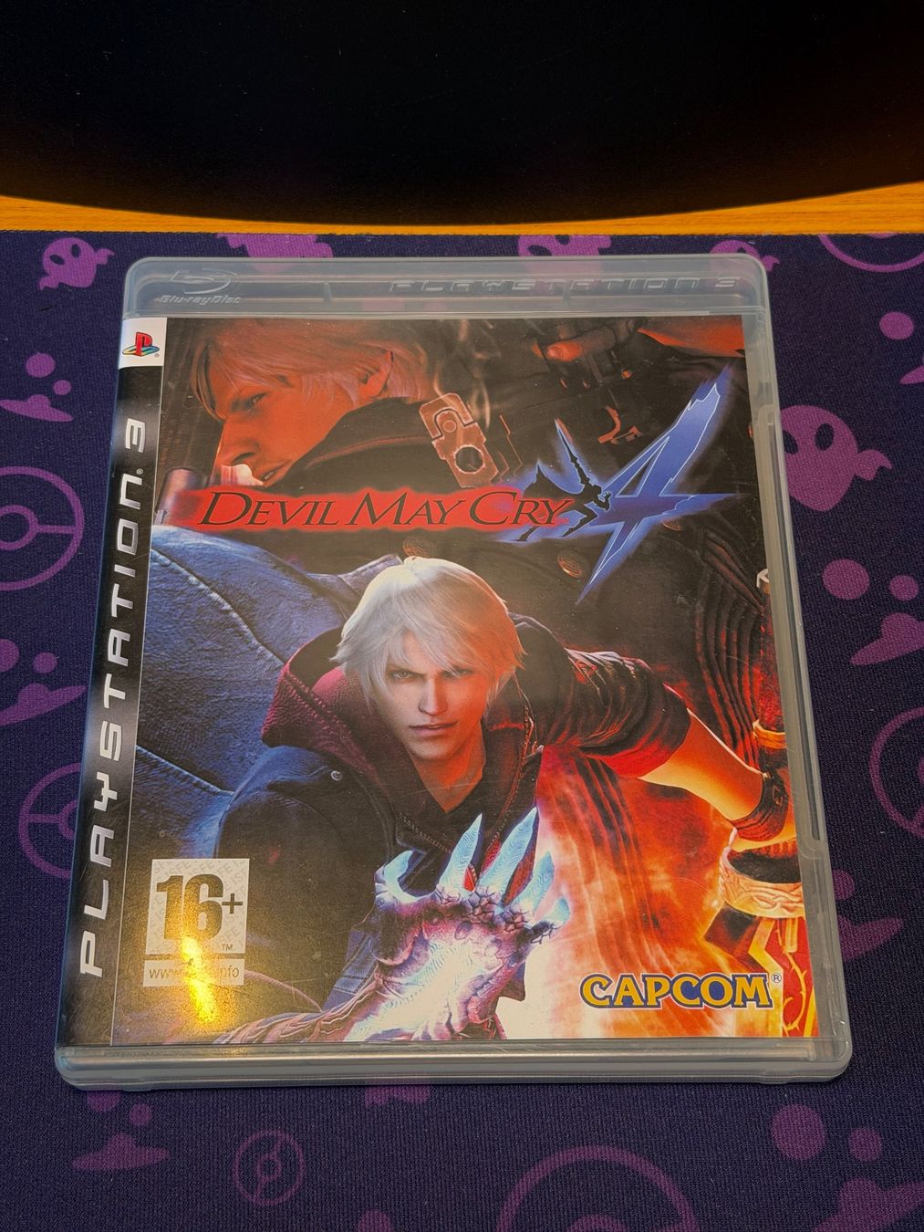 Sony Consoles: PS3 Slim 500GB SSD + 2 Original Controller + Devil May Cry 4 – D'occasion à Diepoldsau par Accord75 2
