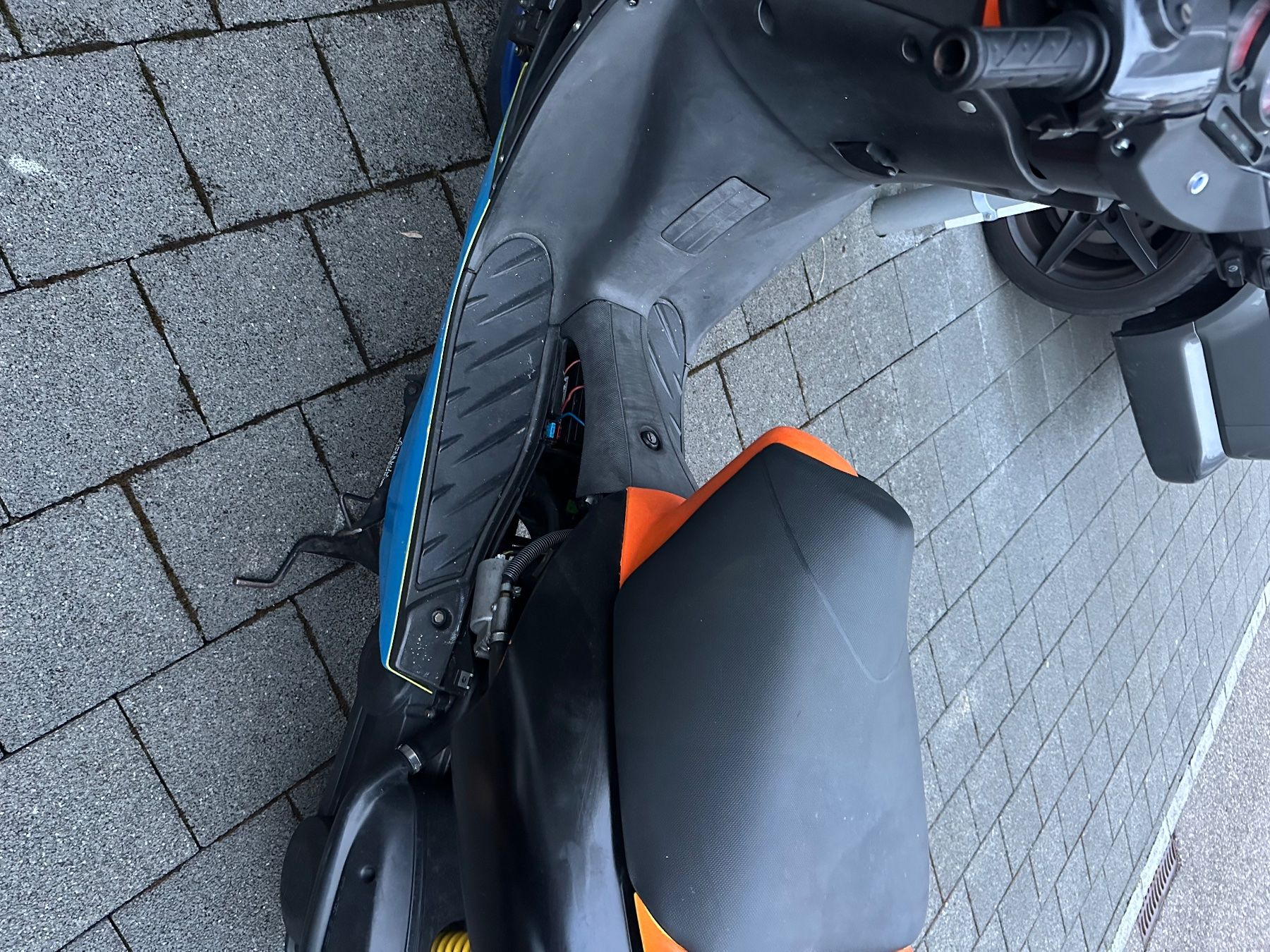 Aprilia Scooters: Aprilia sr 50 ditech – Defekt aus Emmenbrücke von swizly01 6
