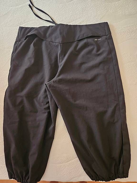 Pantaloni: Damen Hose Nike neu – Usato da Zürich venduto da Elena231 1