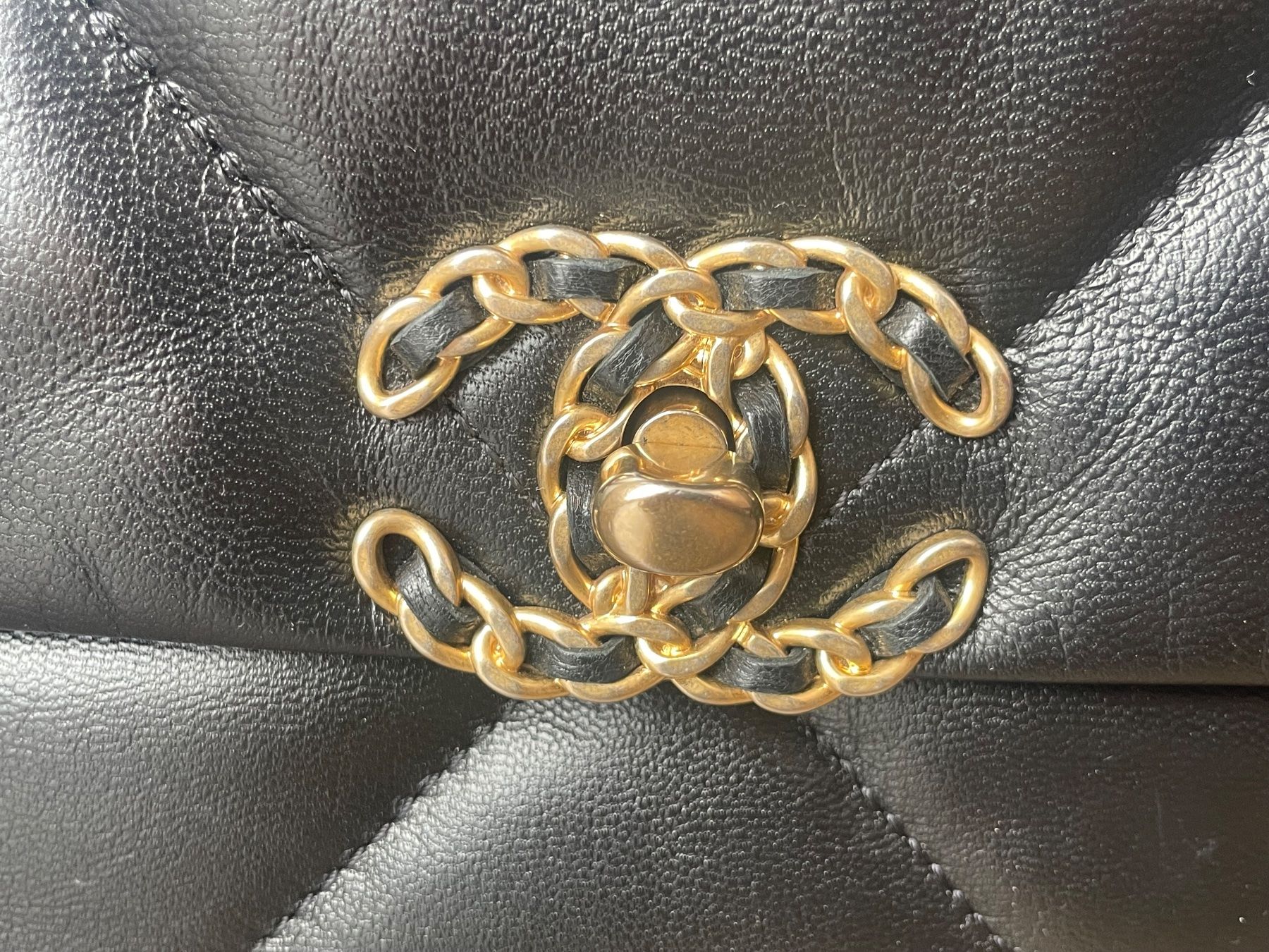 Chanel Borse da donna: Chanel 19 Grosse Tasche – Nuovo (secondo la descrizione) da Münchwilen TG venduto da emma_J 1