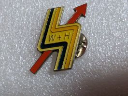Ansteckpin 246: W + H