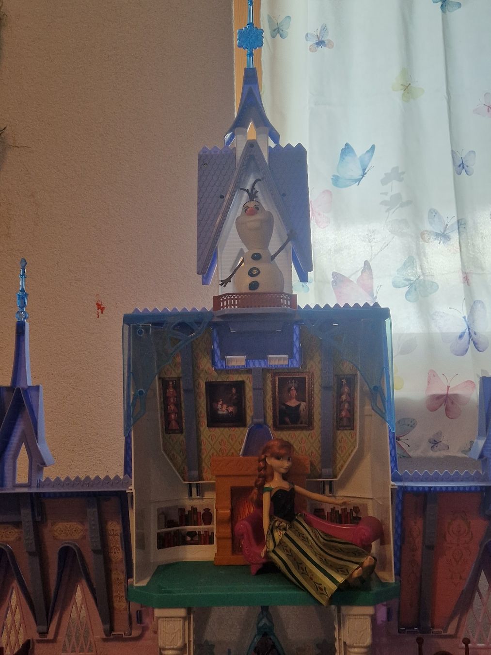 Hasbro Case e mobili per bambole: Schloß Arendel Disney – Usato da Dietlikon venduto da gunner242 3