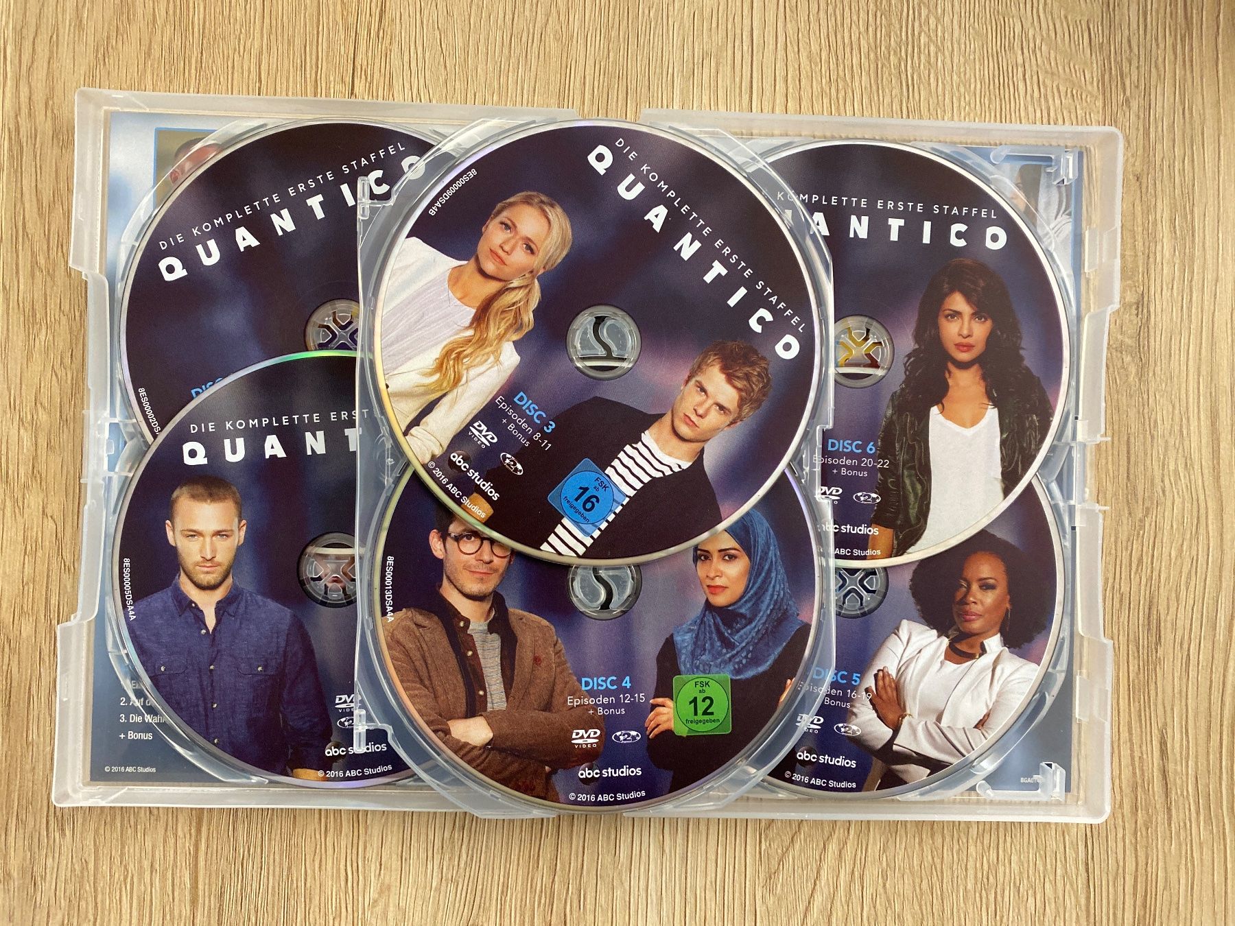 Tutti i DVDs: Quantico - Komplette Staffel 1 – Usato da Buchen im Prättigau venduto da dideldu 1