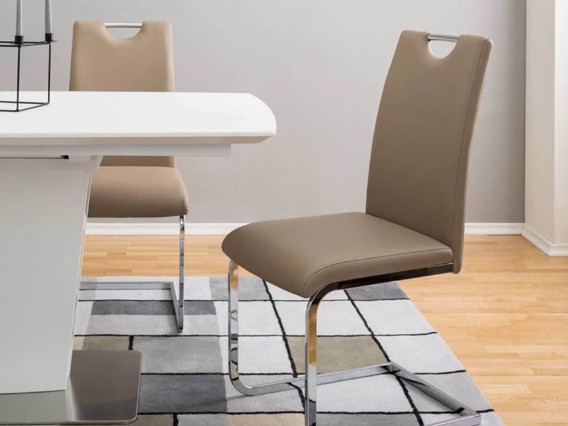 Sedie: Freischwingerstühle beige - 6 Stk. – Usato da Frick venduto da ron_p9qm