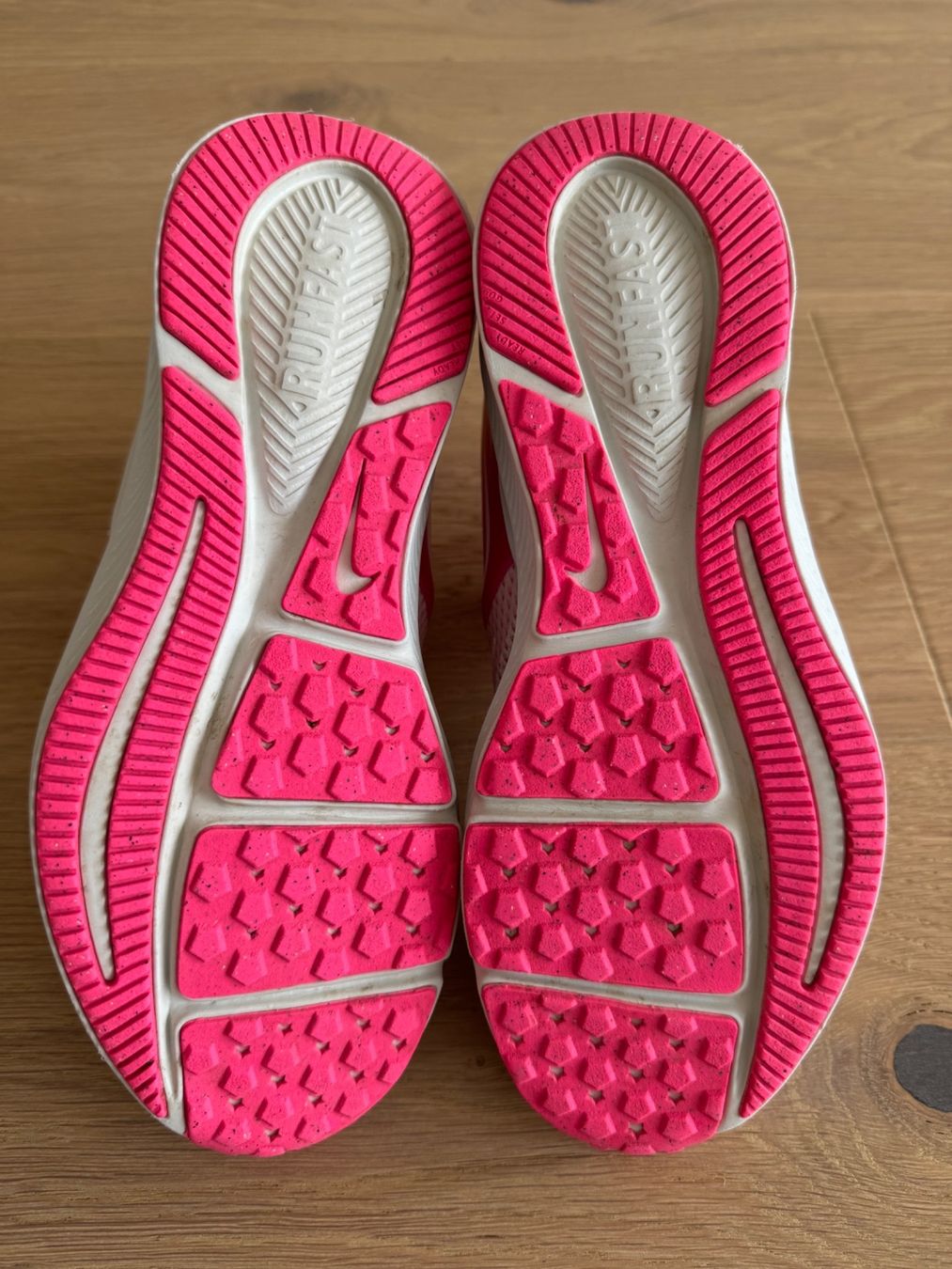 Nike Scarpe per ragazzi: Nike star runner, Turnschuh, Grösse 33,5 – Usato da Bachenbülach venduto da Elcomaster 2