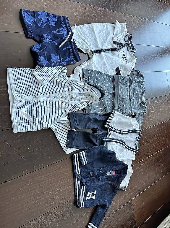 Lotti & Set di vestiti: Baby Kleider – Usato da Wallisellen venduto da mon_gk6l