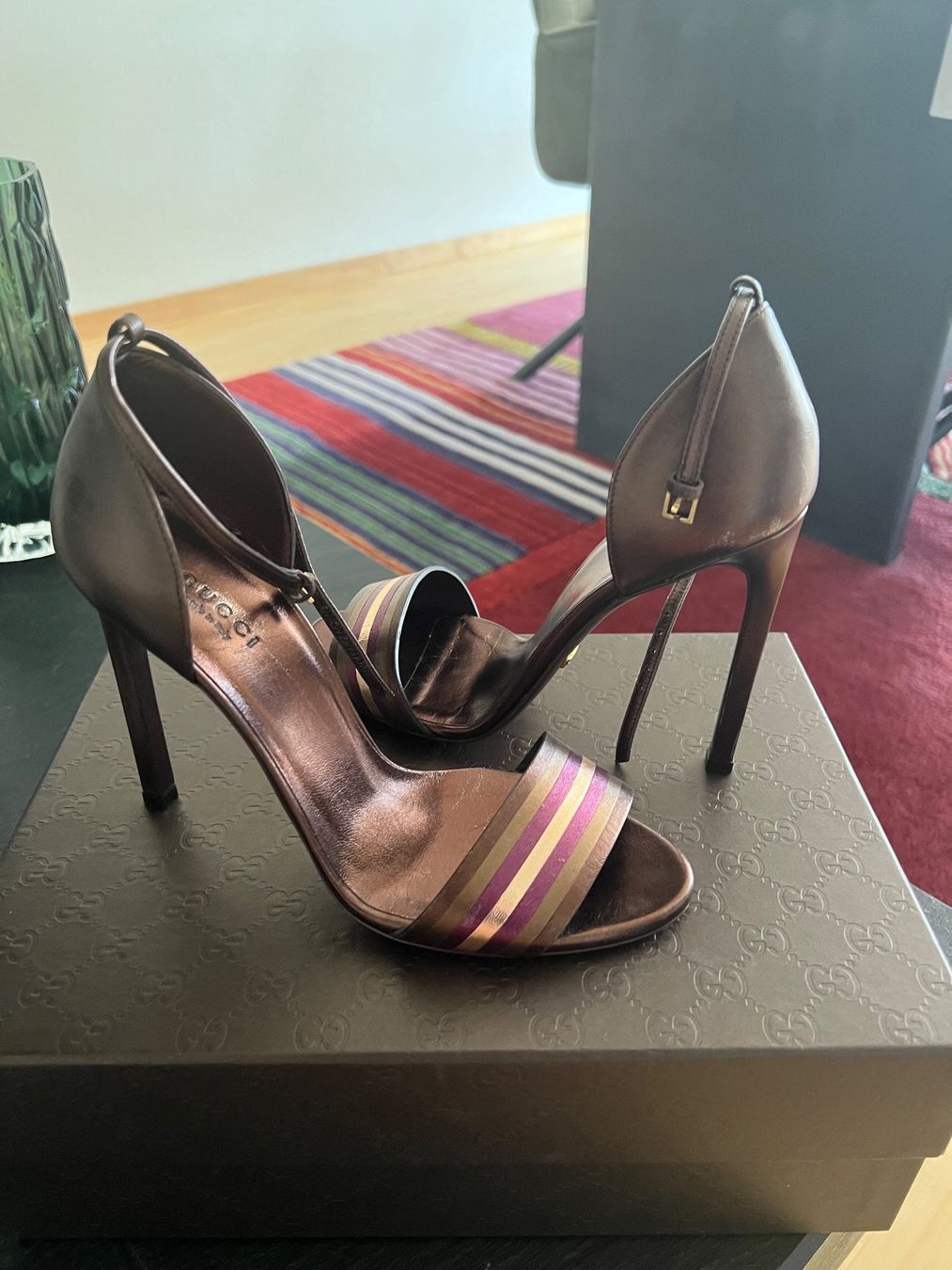 Gucci Scarpe da donna: Gucci sandals brown 36.5 – Usato da Thalwil venduto da 0041angel