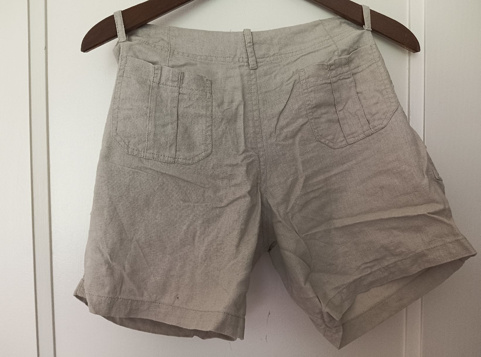 Pantaloni: Only Shorts Gr.36 von Only Basic Safari Style – Usato da Zürich venduto da Asteraki 1