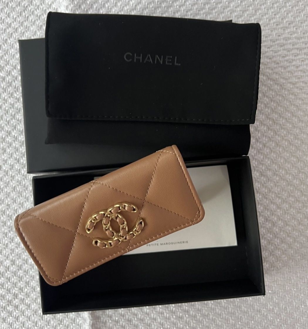 Chanel Altro in  Abbigliamento & Accessori: Chanel 19 Kartenetui – Nuovo e nell'imballaggio originale da Zürich venduto da MomoK5 1