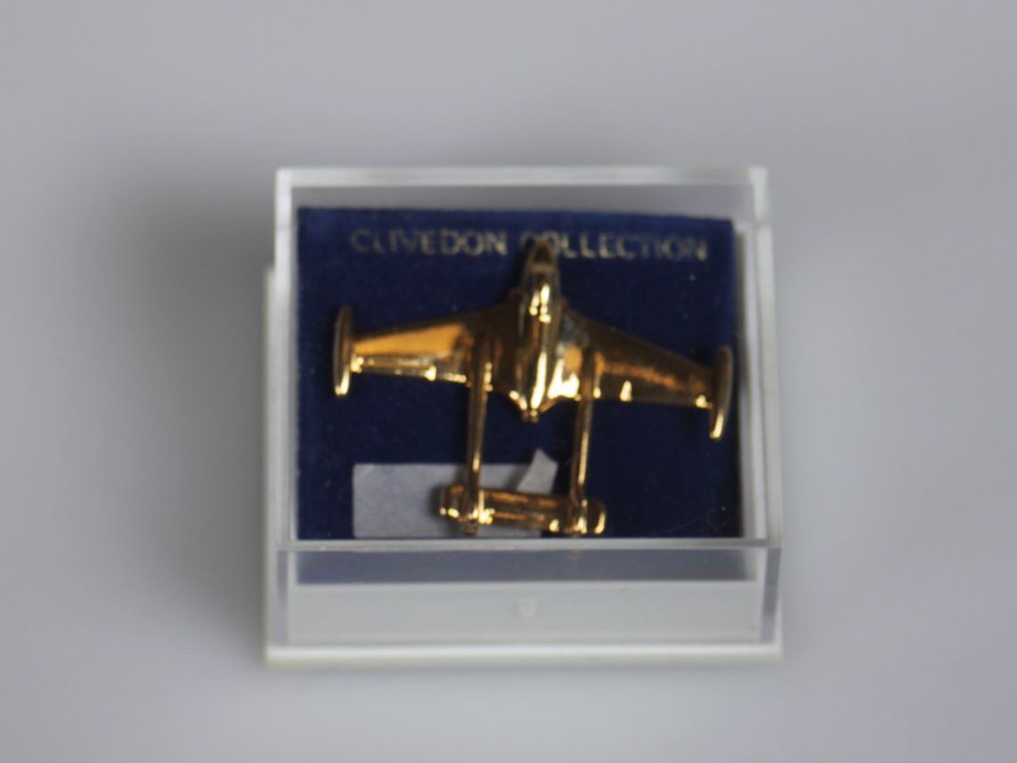 Placchette & Badge: RAF de Havilland Aviation Pin Clivedon – Usato da Basel venduto da IRMAundFRED