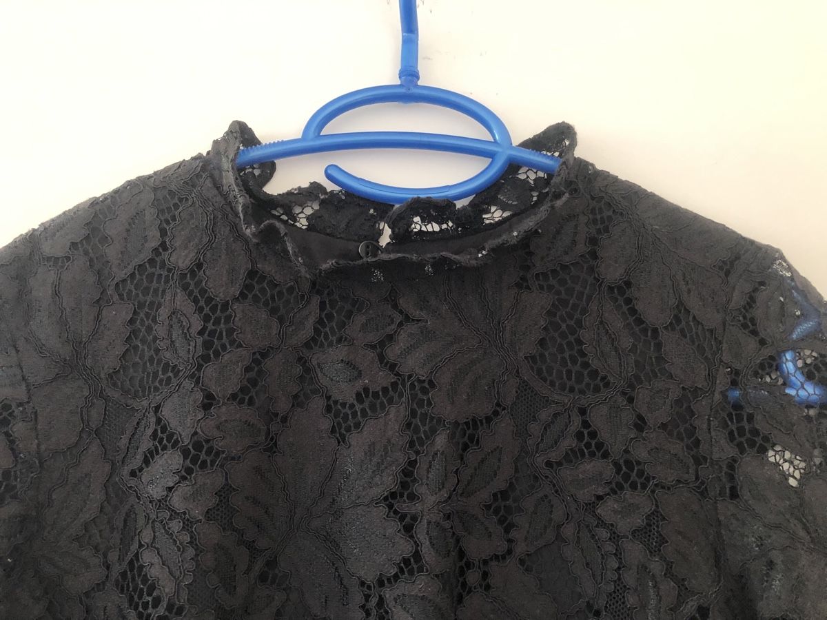 H&M Top: Top en dentelle noir H&M – Usato da Onex venduto da kattrina 2