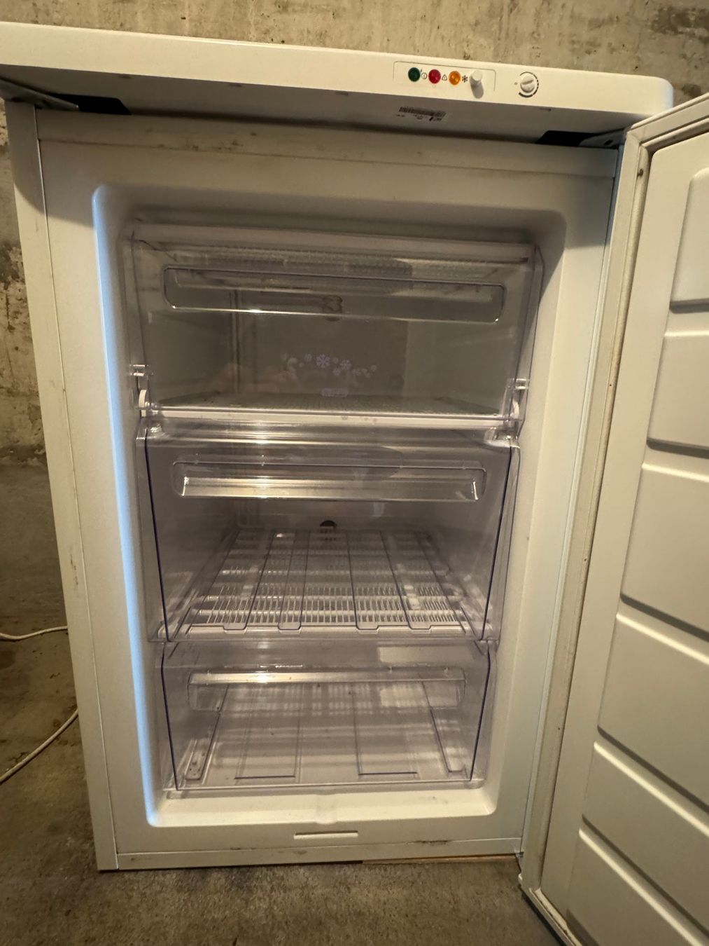 Zanussi Congelatori: Gefrierschrank mit 3 Schubladen – Usato da Oberrohrdorf venduto da ker_5h67 1