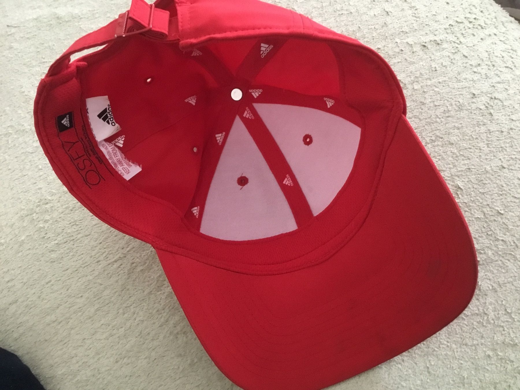 Adidas Altro abbigliamento per bambino: Rotes Adidas Kinder Cap Gr. One size – Usato da Obergerlafingen venduto da cabo4 1
