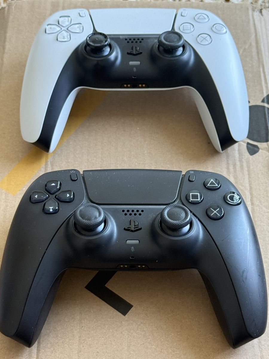 Sony Controller: 2x Sony PS5 DualSense Controller Schwarz & Weiss  – Difettoso da Goldach venduto da Elaissati 3