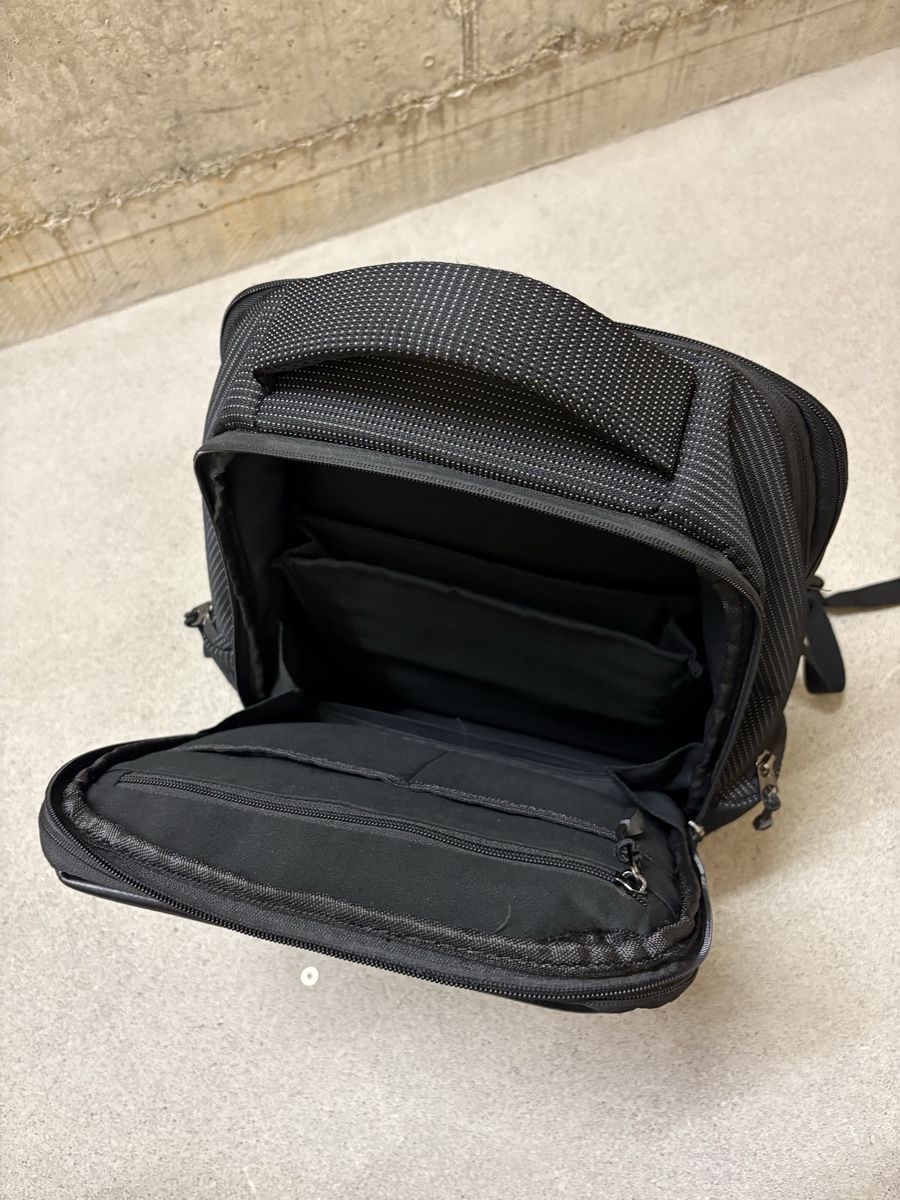 Rucksäcke: Mango Rucksack schwarz mit vielen Fächern  – Gebraucht aus Gebenstorf von Brufittu 2