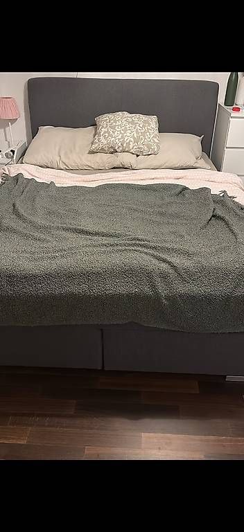 Lits: Boxspringbett 160cm/200cm – D'occasion à Olten par Silja1997