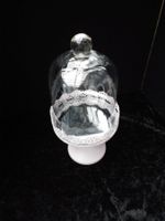 Etagere mit Glashaube