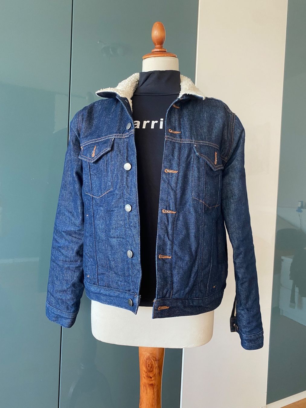 Armedangels Jacken: ARMEDANGELS Jeansjacke Größe L Damen – Gebraucht aus Duebendorf von Alexandertreyer