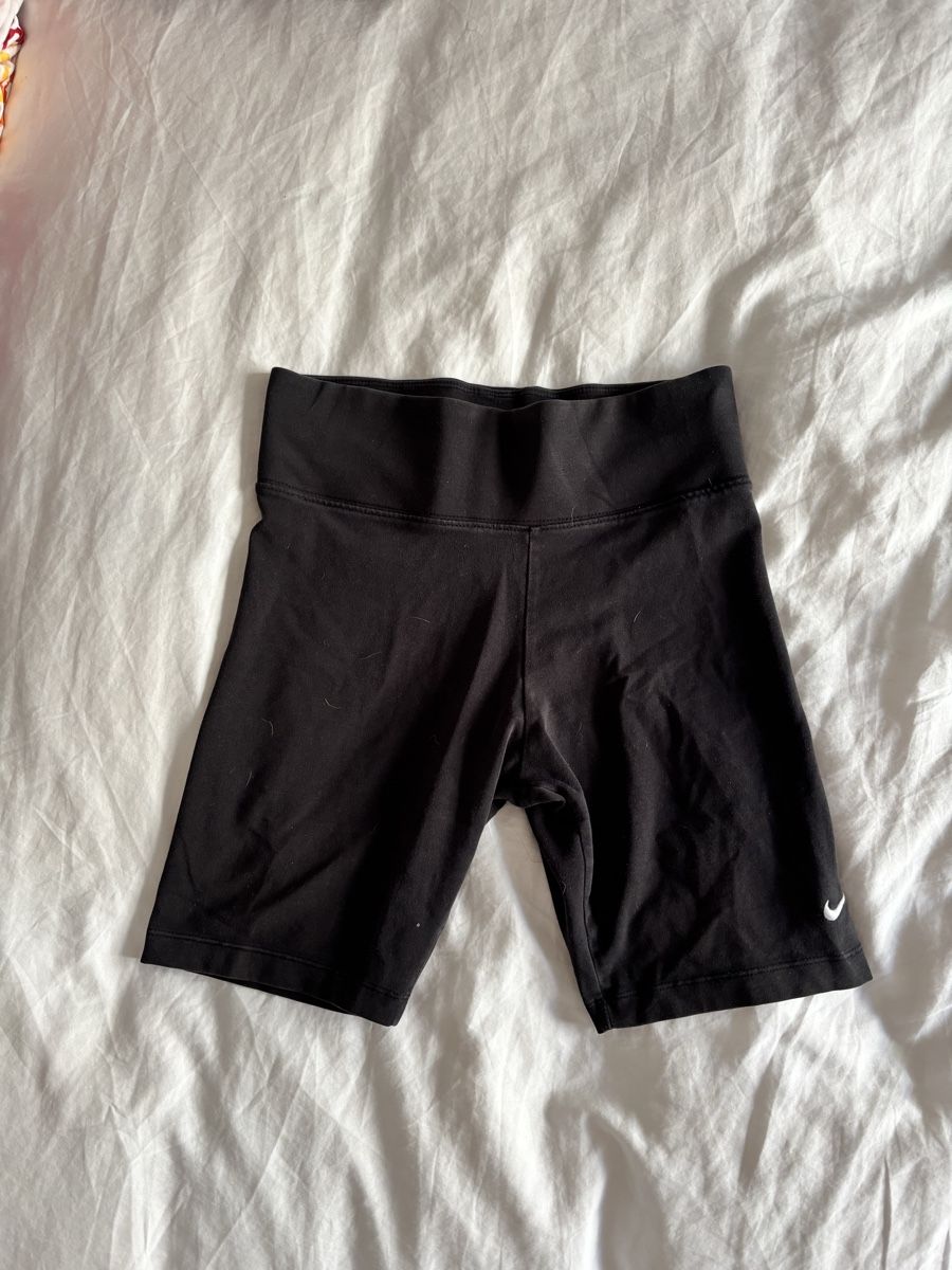 Lotti di vestiti: Nike ensemble  – Usato da Crans-Montana venduto da Jano_brn 4