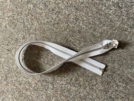 Reissverschluss weiss mit Metall Zacken teilbar 55 cm 44b