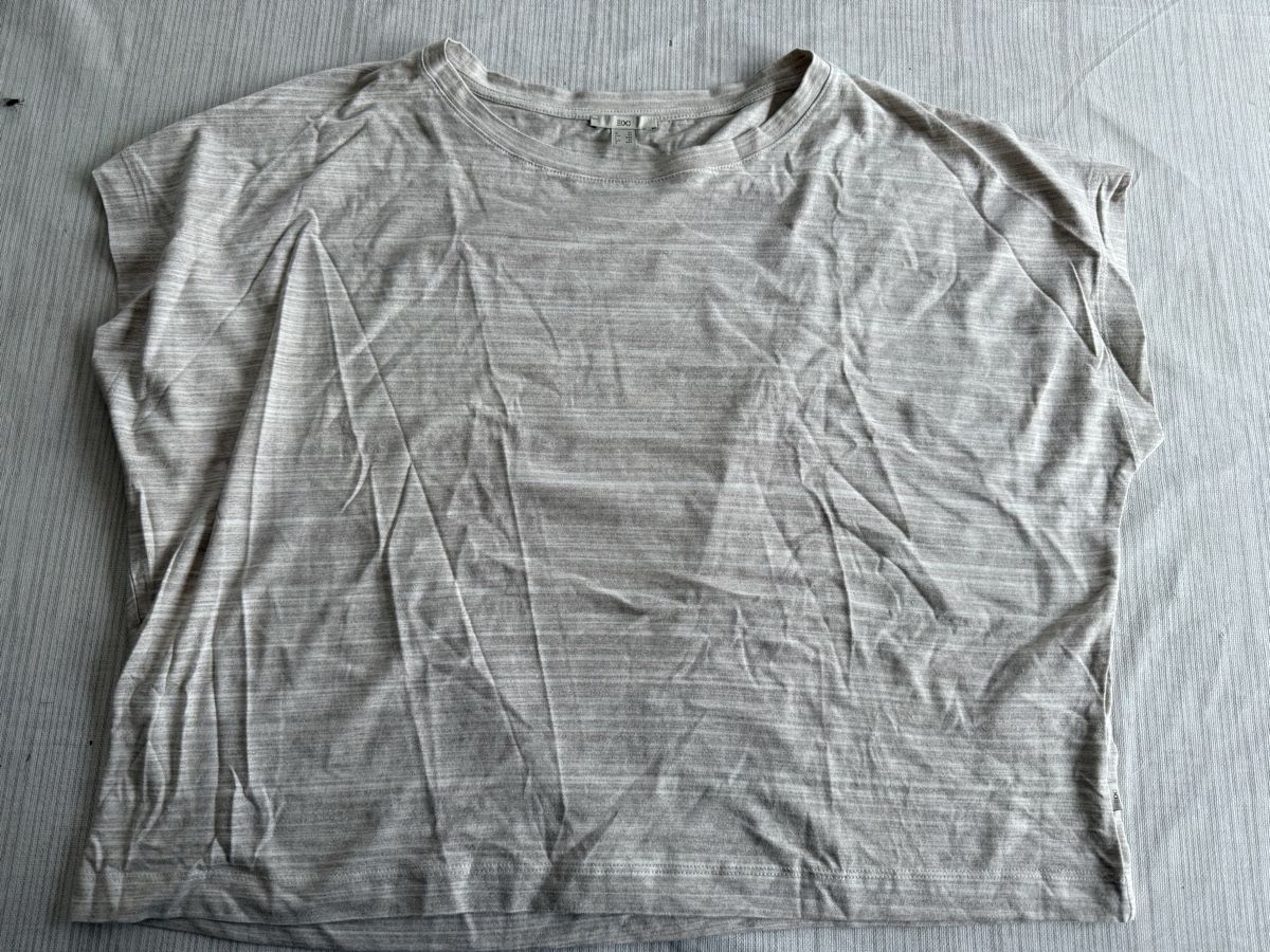 Pullover & Sweatshirts: 2 Pulli  1 Shirt – Gebraucht aus Strada von Betflo 4
