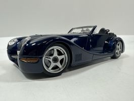 Morgan Aero 8 1:18, dunkelblau, BBURAGO