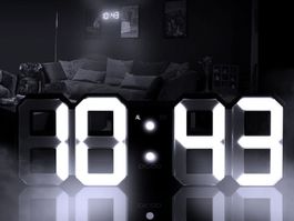 XXL 3D LED WANDUHR - TISCHUHR - LED UHR - DIGITAL UHR - 21cm