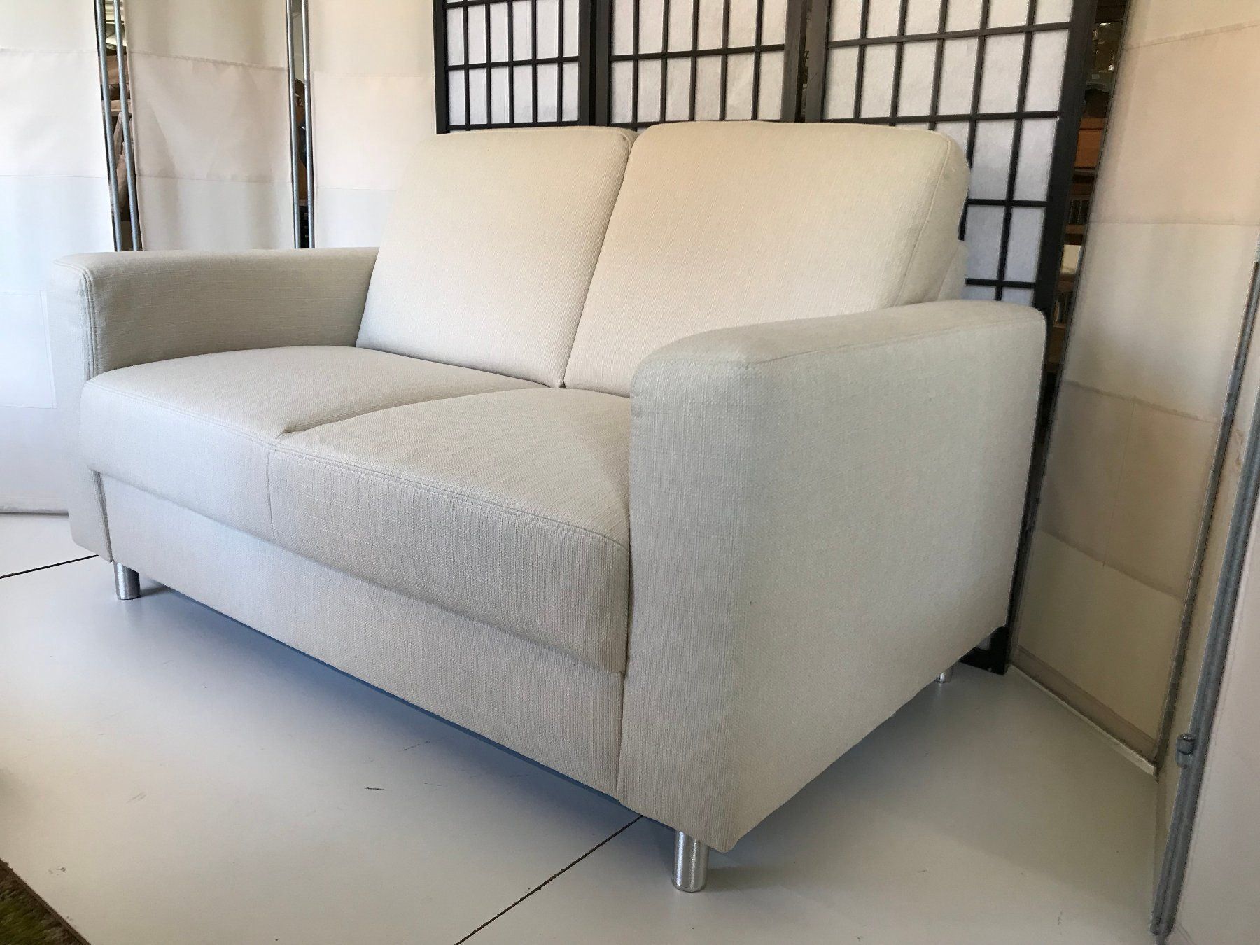 Divani: 2er Sofa LEONE Stoff elfenbein 148 cm – Nuovo (secondo la descrizione) da Unterentfelden venduto da moebelrufli 1