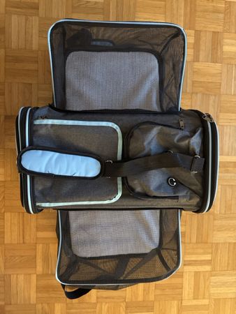 Expandable Soft Travel Crate Cat or Dog