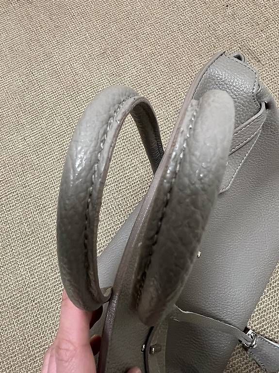 Borse da donna: Handtasche Leder taupe – Usato da St. Niklausen LU venduto da Mimmi86 3