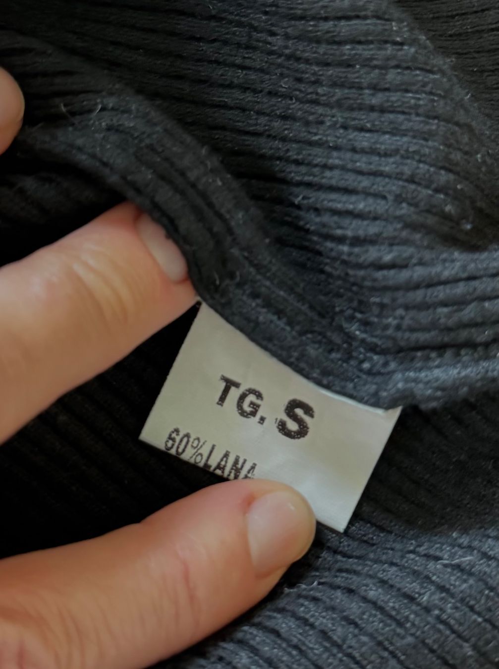 Pulls & Sweat-shirts: Pullover mit kurzen Ärmeln aus Wolle. – D'occasion à Schaffhausen par R_Muzh 3