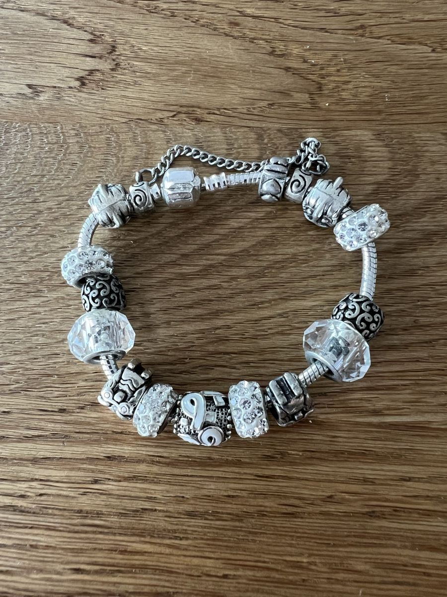 Armbänder & -reifen: Charms-Armband, silberfarben, 19 cm – Gebraucht aus Wolfwil von Poulet60 1